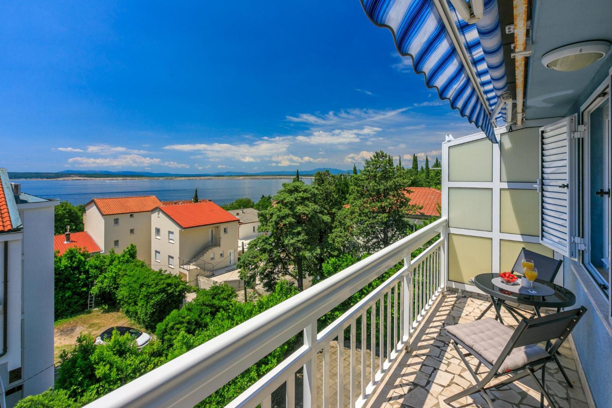 Podvezanec Dramalj Exterior foto