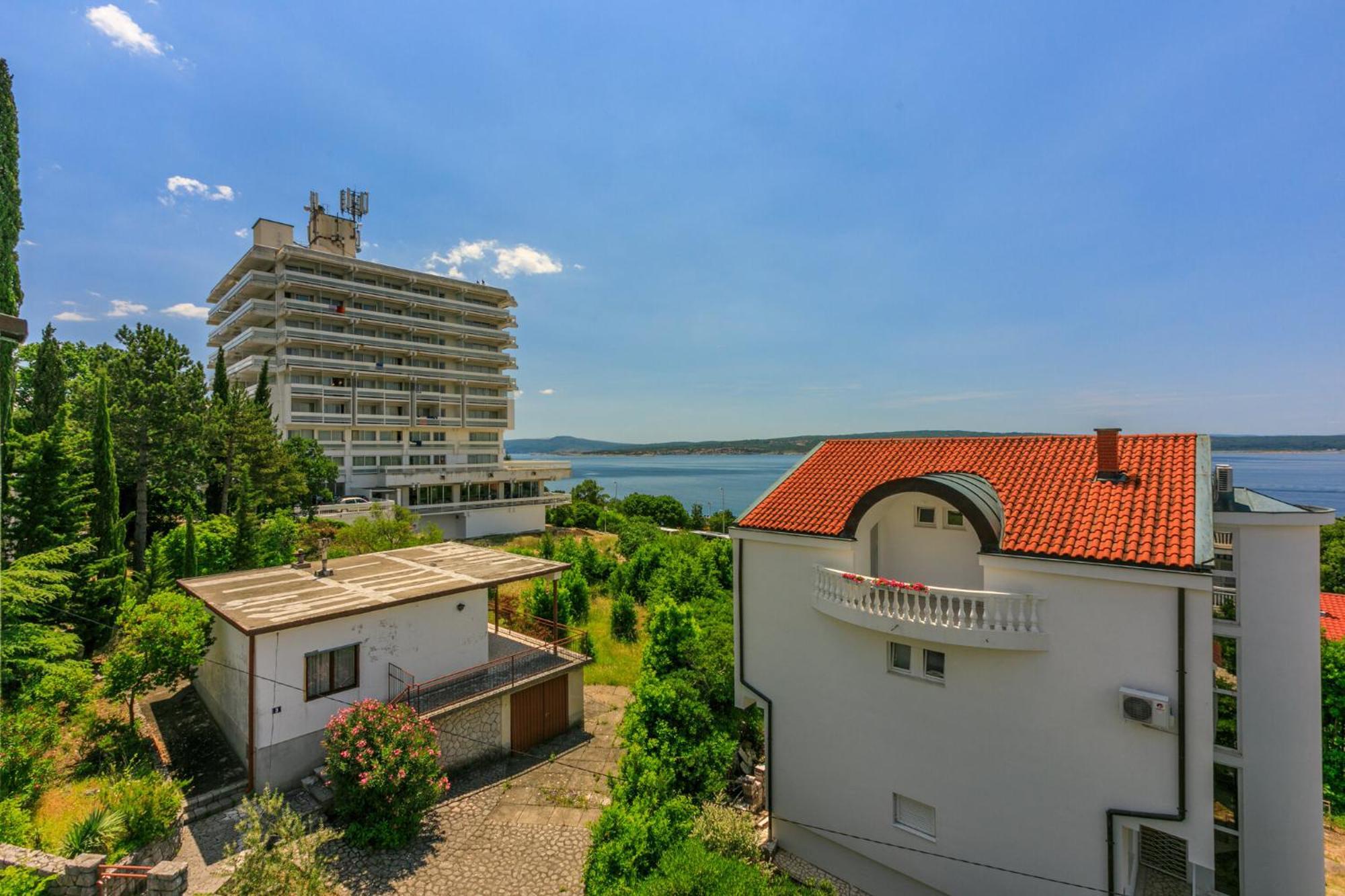 Podvezanec Dramalj Exterior foto