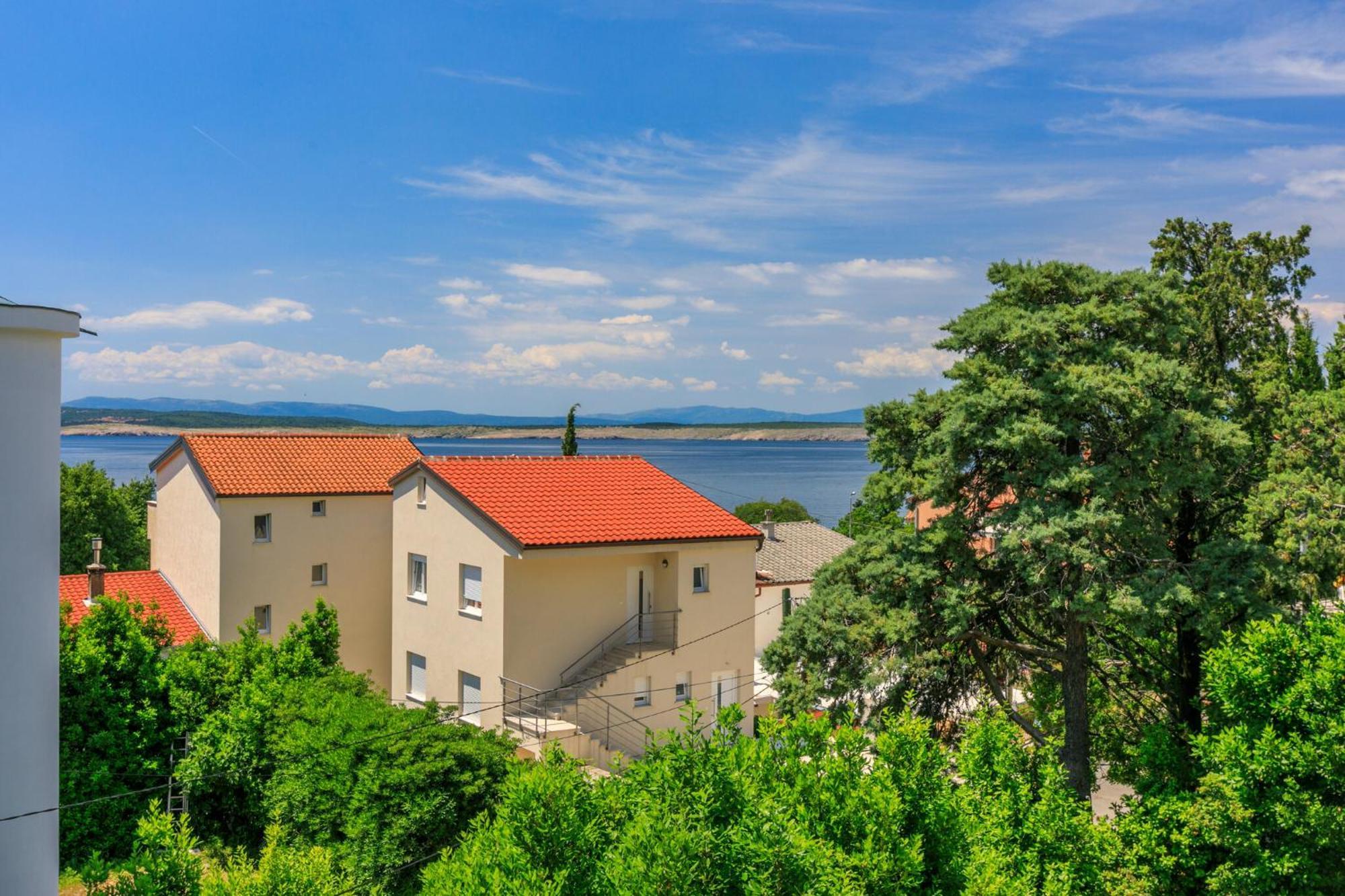 Podvezanec Dramalj Exterior foto